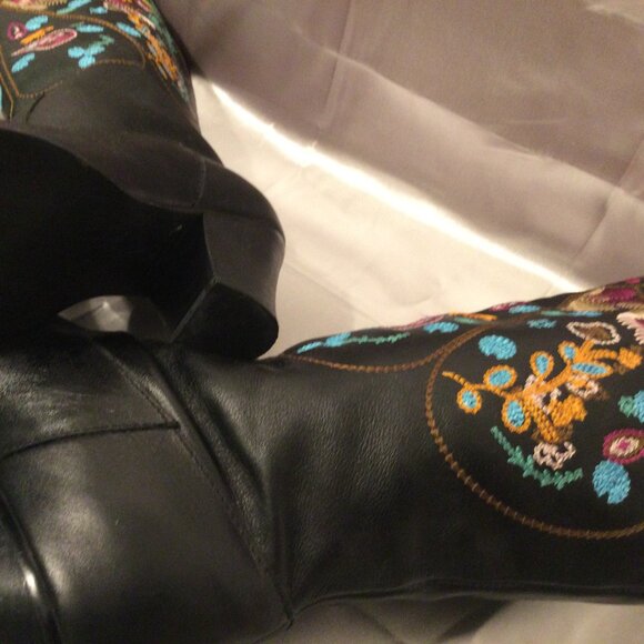 LEATHER COWGIRL BOOTS  WITH COLORFUL EMBROIDERY 7.5 - Picture 6 of 9